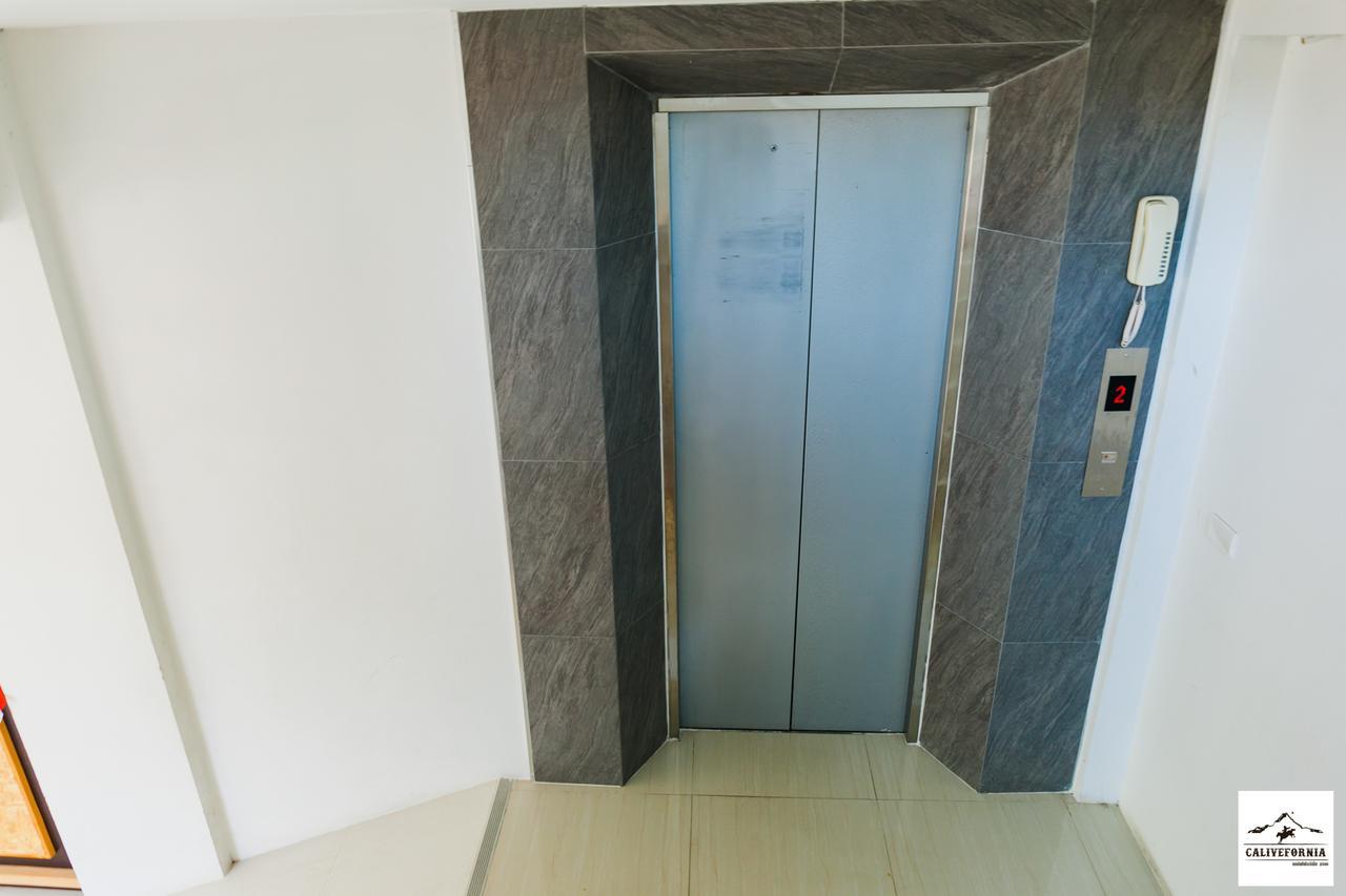 Calivefornia 2016 Hotel Csiangraj Kültér fotó
