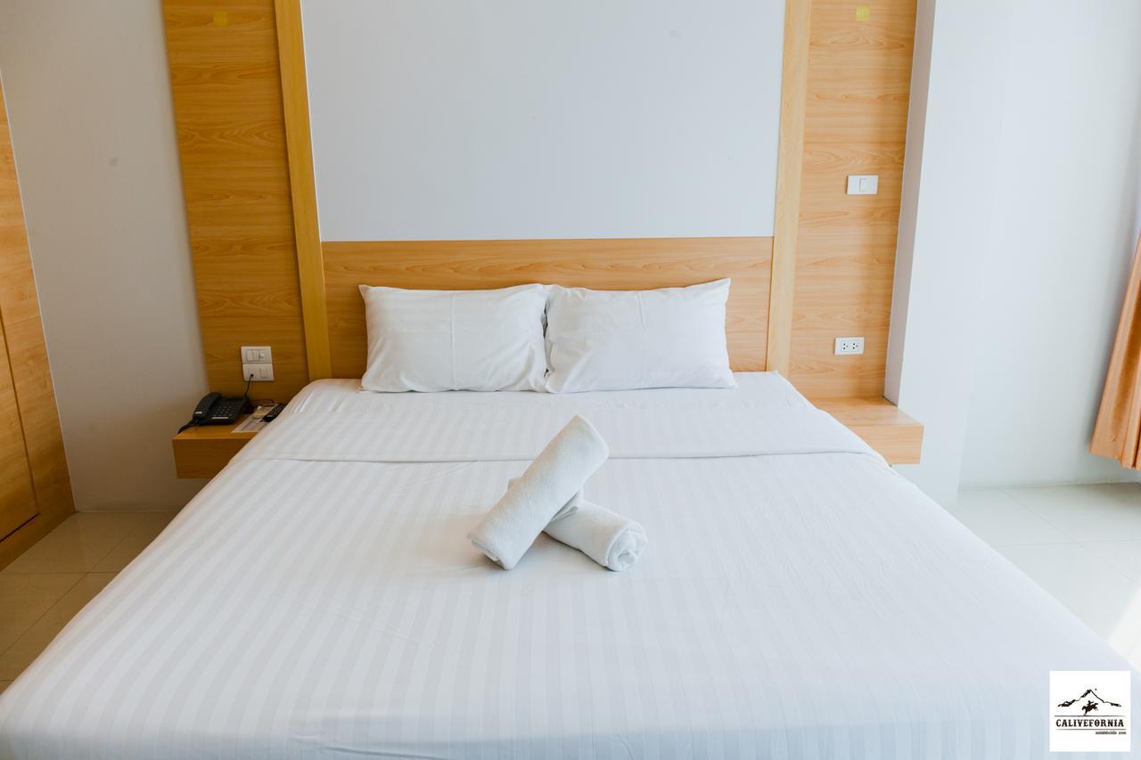 Calivefornia 2016 Hotel Csiangraj Kültér fotó