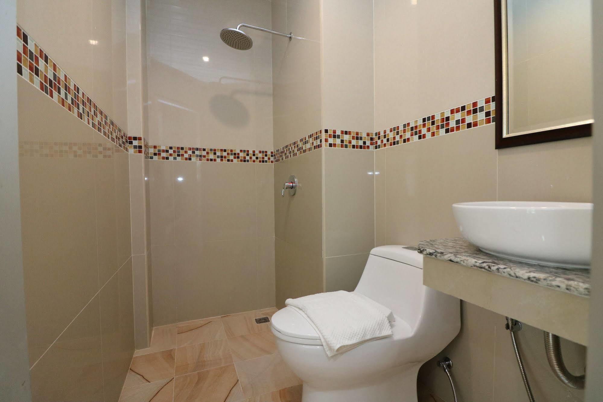 Calivefornia 2016 Hotel Csiangraj Kültér fotó